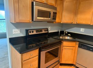 10427 Briarbend Dr APT 8, Saint Louis, MO 63146