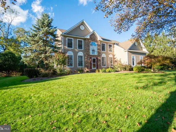 1066 N Kimbles Rd, Yardley, PA 19067