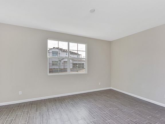 4th image of 2208 Stansfield Dr