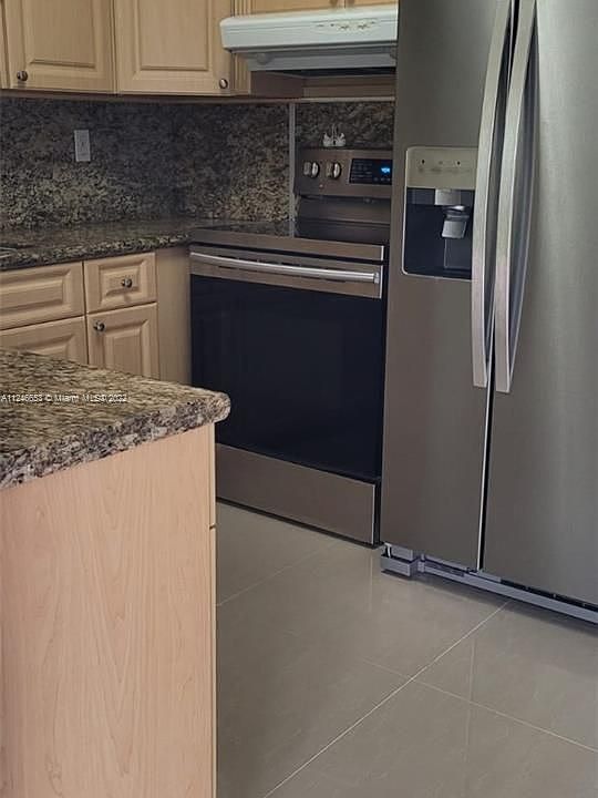 2nd image of 1500 SW 124th Place Conc Pl #1500