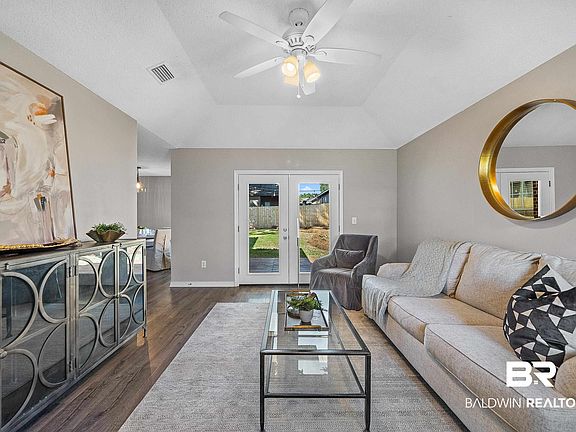 5th image of 7633 Avery Ln
