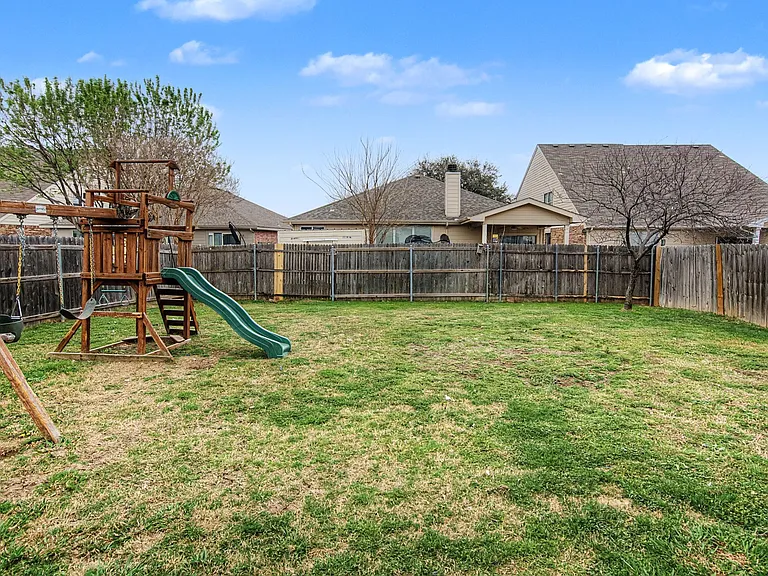 5016 Meridian Ln — Photo 34