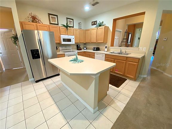 5th image of 390 Las Fuentes Dr