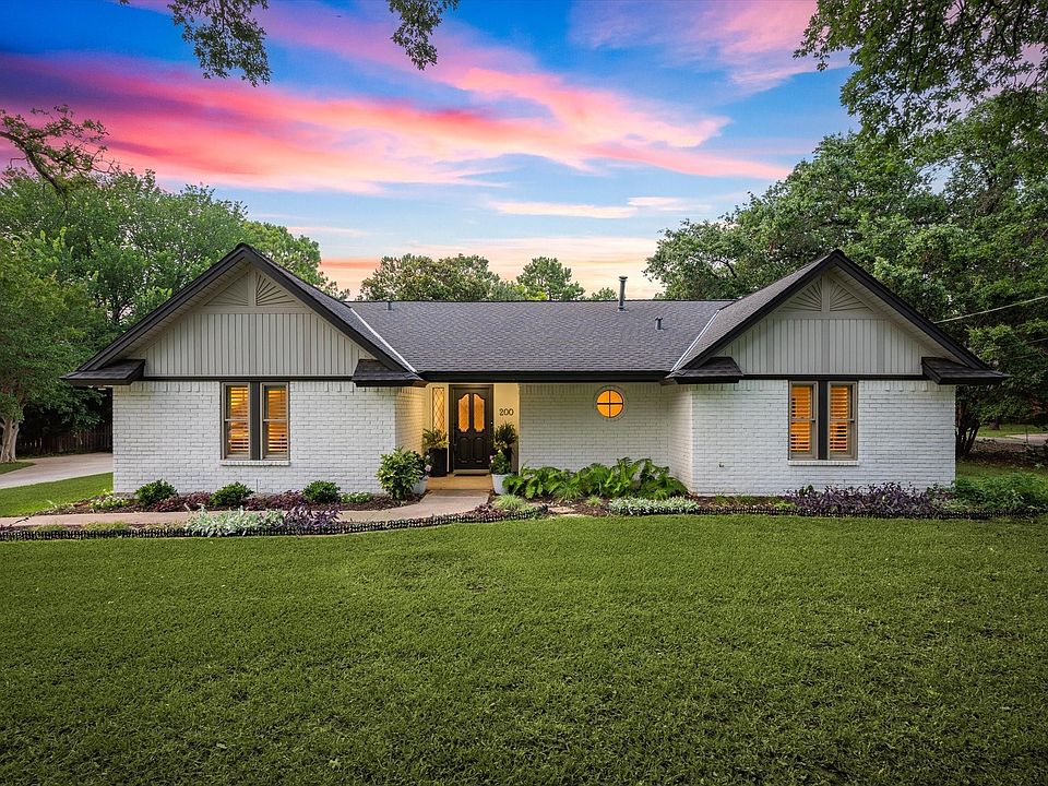 1st image of 200 White Dr