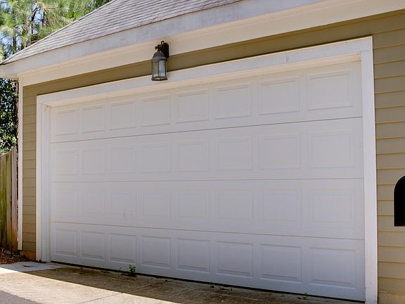 Detached 2 car garage