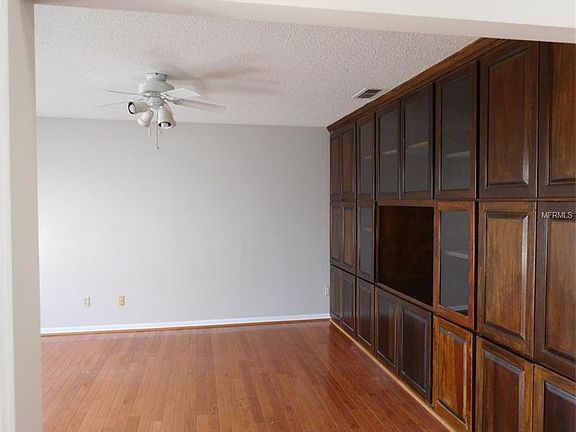 3rd image of 587 Stillwater Dr