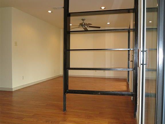 2nd image of 4121 Avondale Ave #208