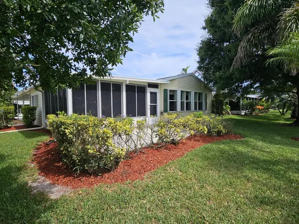 3229 Scarlet Tanager Court, Port St Lucie, FL 34952
