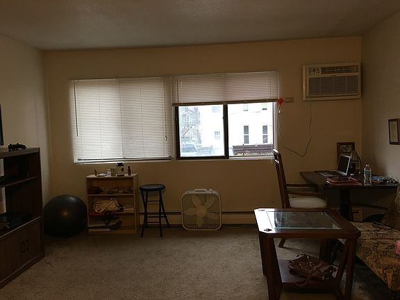 3rd image of 19 27th Ave SE APT 203