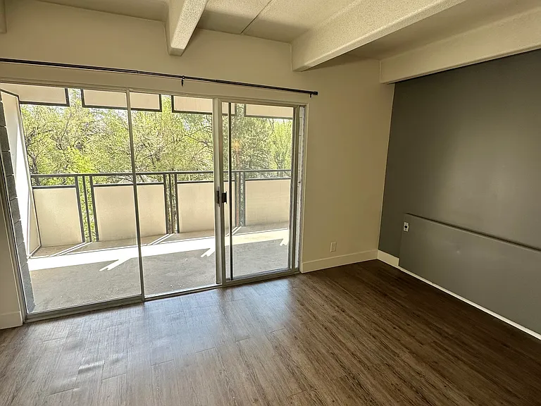 Luxe Tower apartments — Photo 54