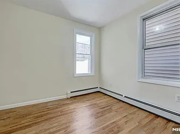 135 Sanford Ave #1, Kearny, NJ 07032