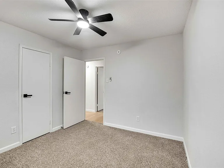 12703 Redfern Dr — Photo 23