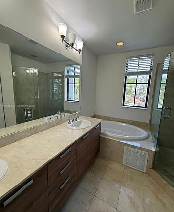 4th image of 5186 NW 83rd Ct