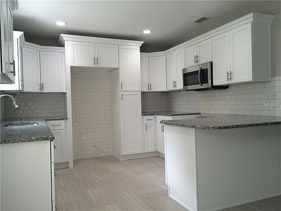 3rd image of 800 1st St