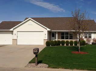 4044 N Foxglove Ln, Appleton, WI 54913