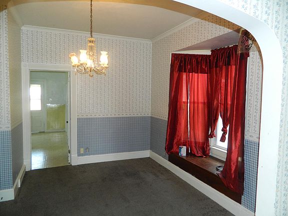 Formal dining room or family room