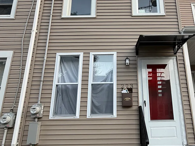 223 Rusling St — Photo 1