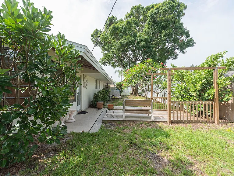 508 Poinsetta Blvd — Photo 11