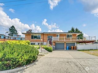 1802 N Skyline Dr, Tacoma, WA
