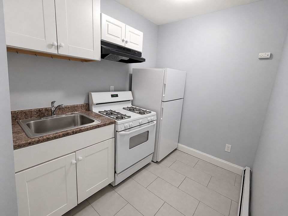 2nd image of 143 N 4th St #1