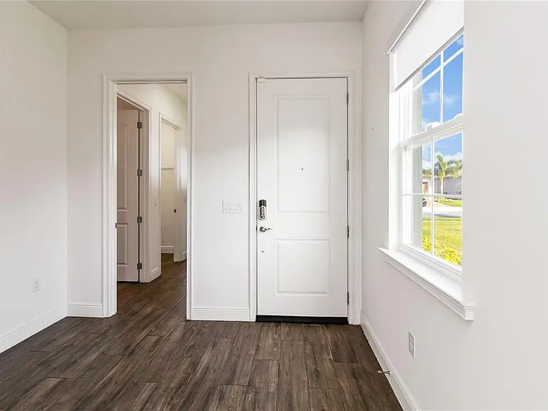 2709 Greenlands St — Photo 2