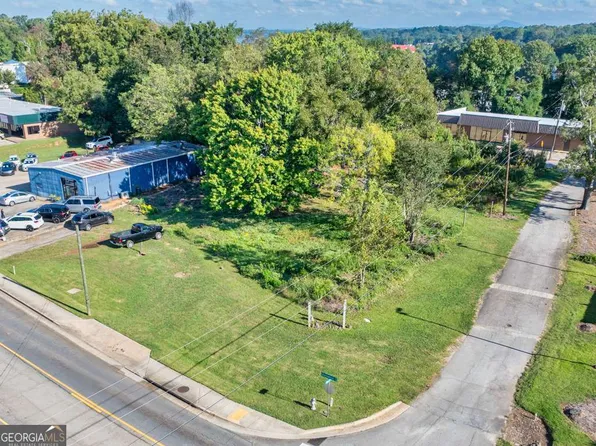 593 Shallowford Rd NW, Gainesville, GA 30504