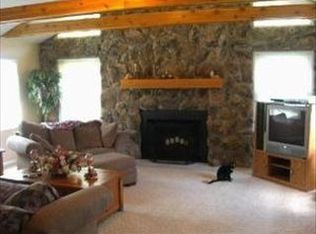 1211 Berwyn St, Spring Grove, IL 60081