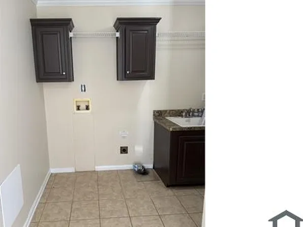 1381 Queenie Rd, Moncks Corner, SC 29461