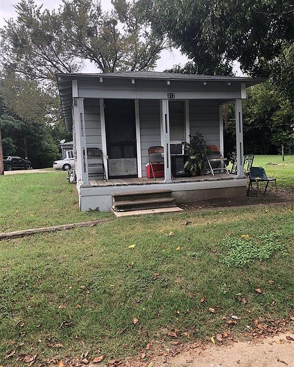 2nd image of 312 Mineral Wells St