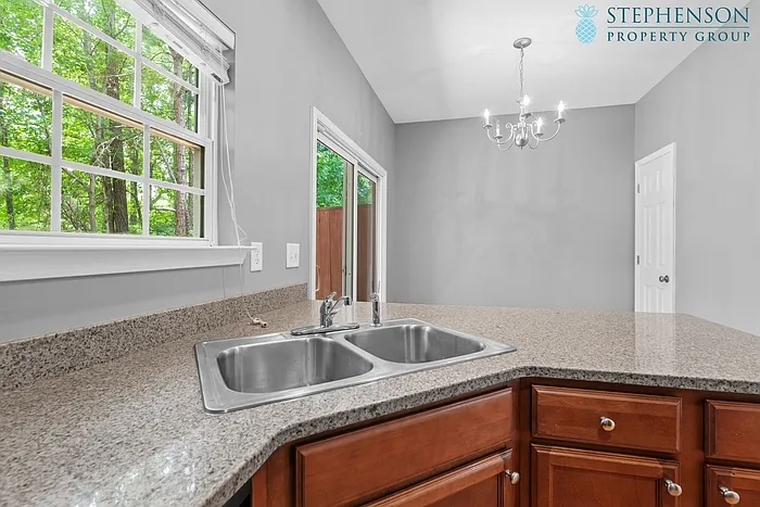 13 Crossbow Pl — Photo 8