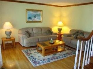 408 Prairie Knoll Dr, Naperville, IL 60565