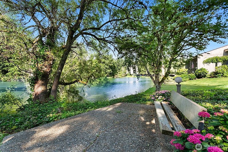 2nd image of 13832 NE 66th Street #605