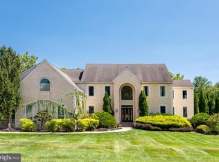 1015 S Wisteria Dr, Malvern, PA 19355