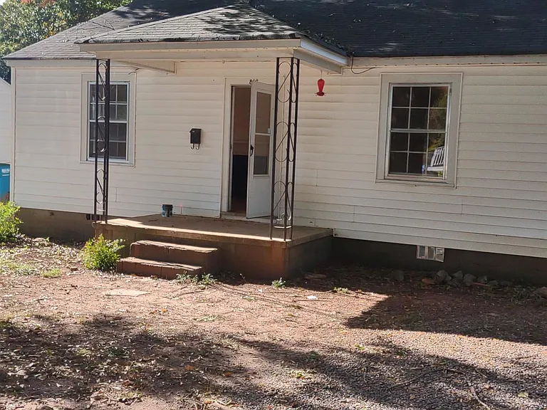 816 Walnut St — Photo 1