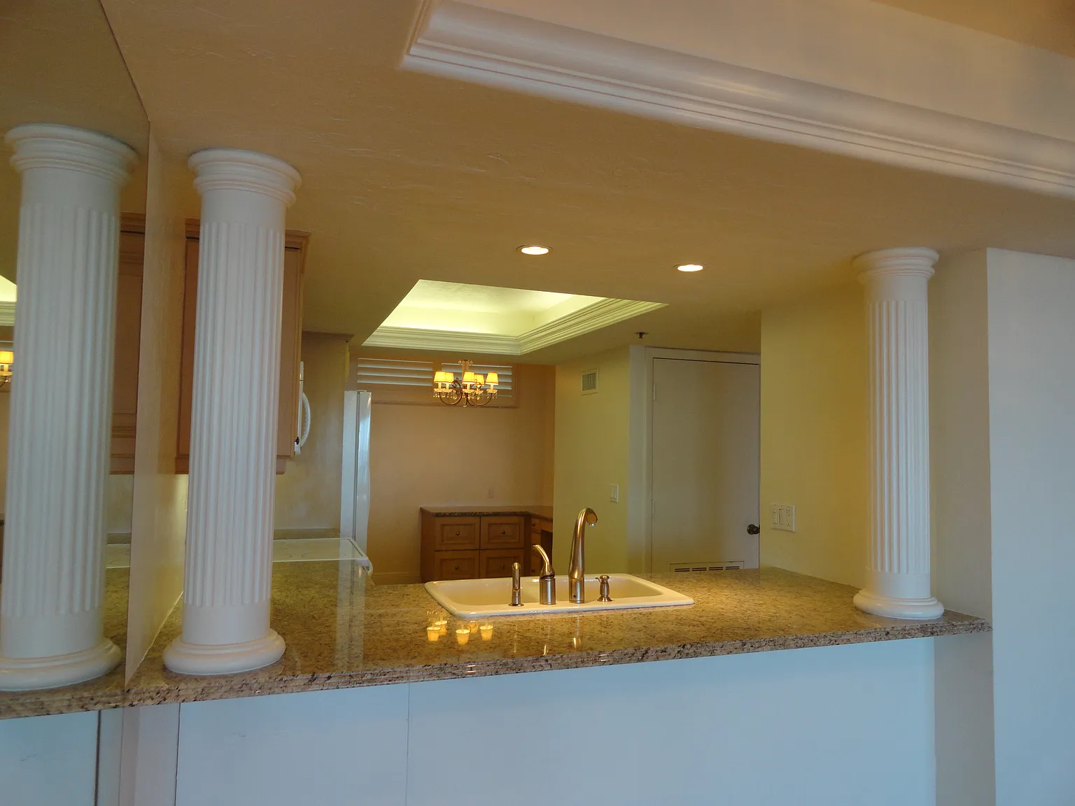 2 bed, 1555 sqft, $4,000 — Photo 4