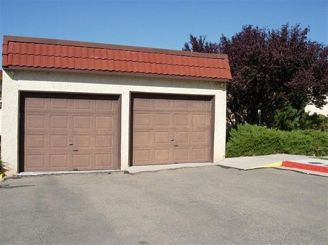 2nd image of 837 Country Club Dr SE APT 2B
