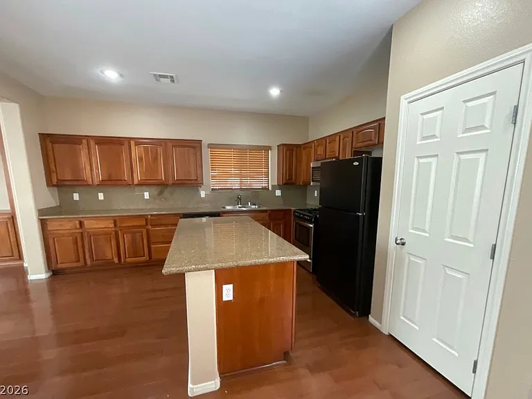 10841 Paradise Rd — Photo 9