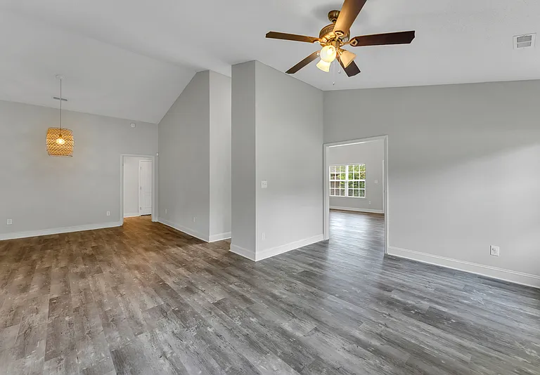 211 High Green Dr — Photo 14