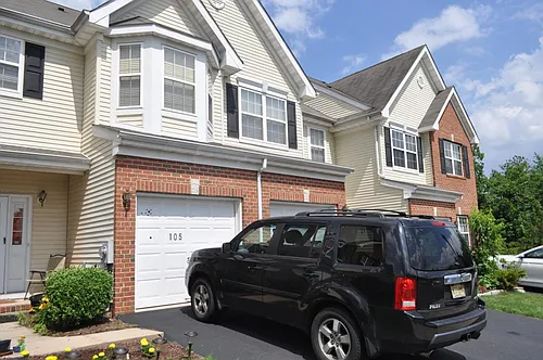 105 Margaret Ct Photo 1