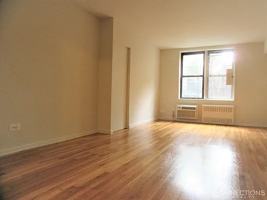 Rented by City Connections Realty | media 15