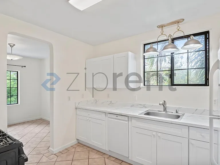 728 E 24th St #728 — Photo 16