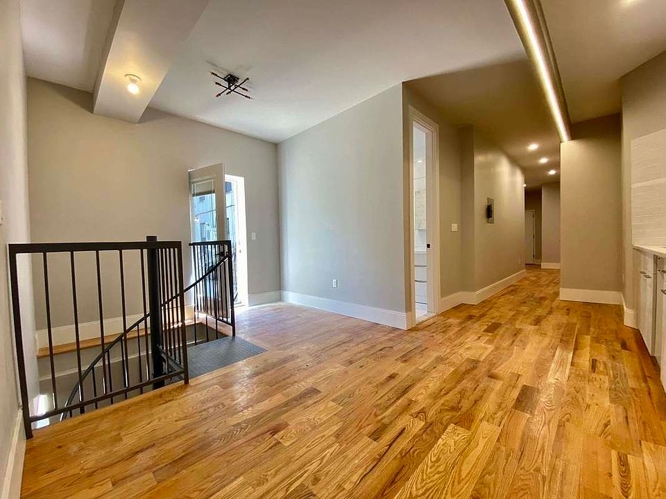 1st image of 245 Sullivan Pl #A5g
