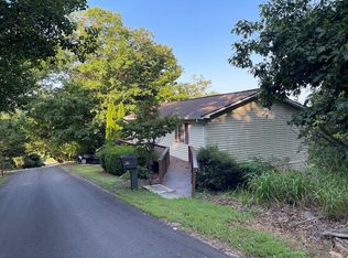 99 Lakeview Dr, Hayesville, NC 28904