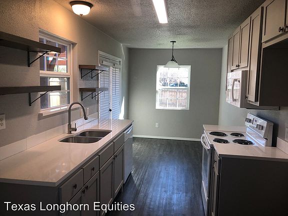 2nd image of 1053 Cottonwood Trl