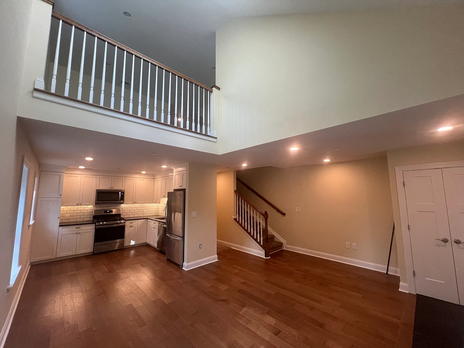 2 bed, 1500 sqft, $2,975 — Photo 3