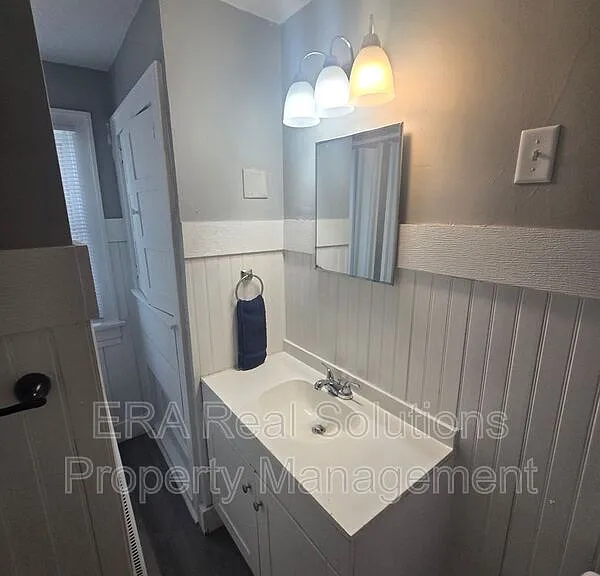 54 N Ogden Ave — Photo 20