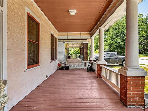 2nd image of 239 W Young Ave
