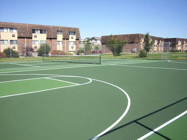 Foxhill Apartments — Photo 13