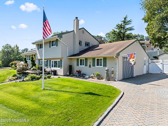 3rd image of 31 Cedar Avenue