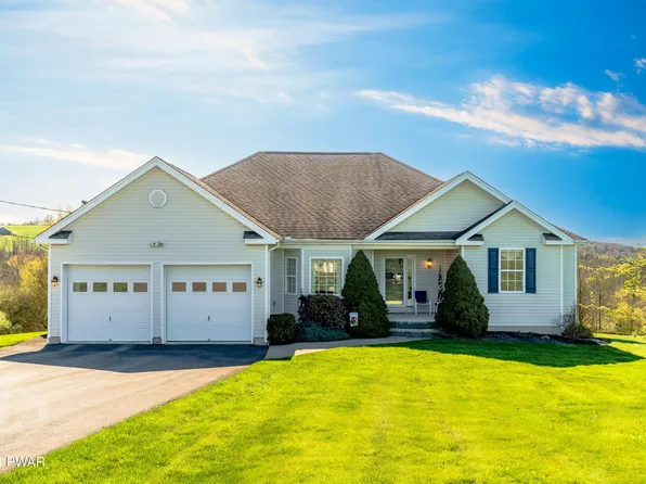 34 Sterling View Dr, Lake Ariel, PA 18436